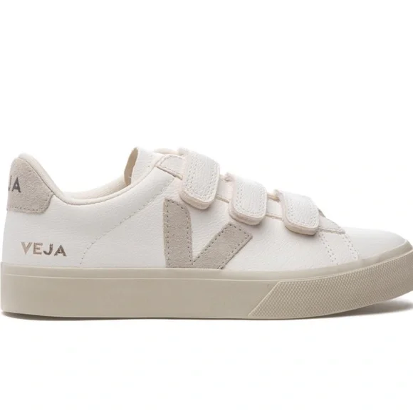 Veja Recife Sneakers NWOB size 6 - Picture 4 of 8